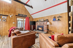 Lake&Beach, Pools, WiFi, Fireplace at Chalet Cabin